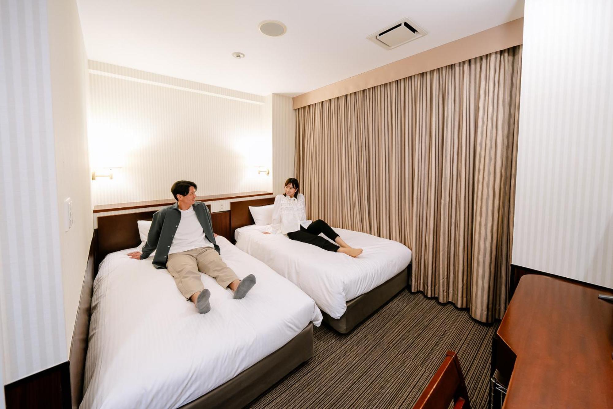 Hotel Hillarys Ōsaka Extérieur photo