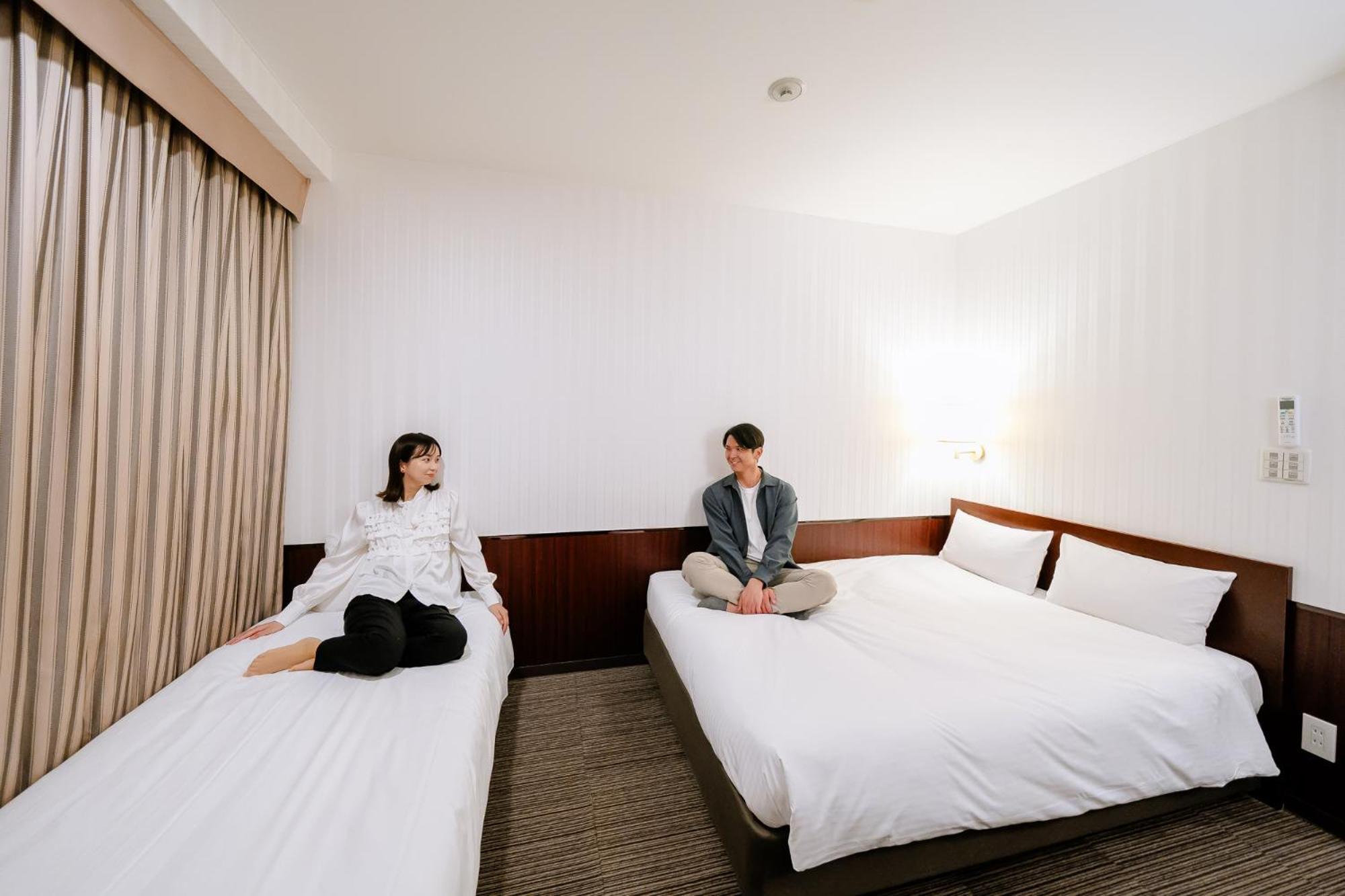 Hotel Hillarys Ōsaka Extérieur photo
