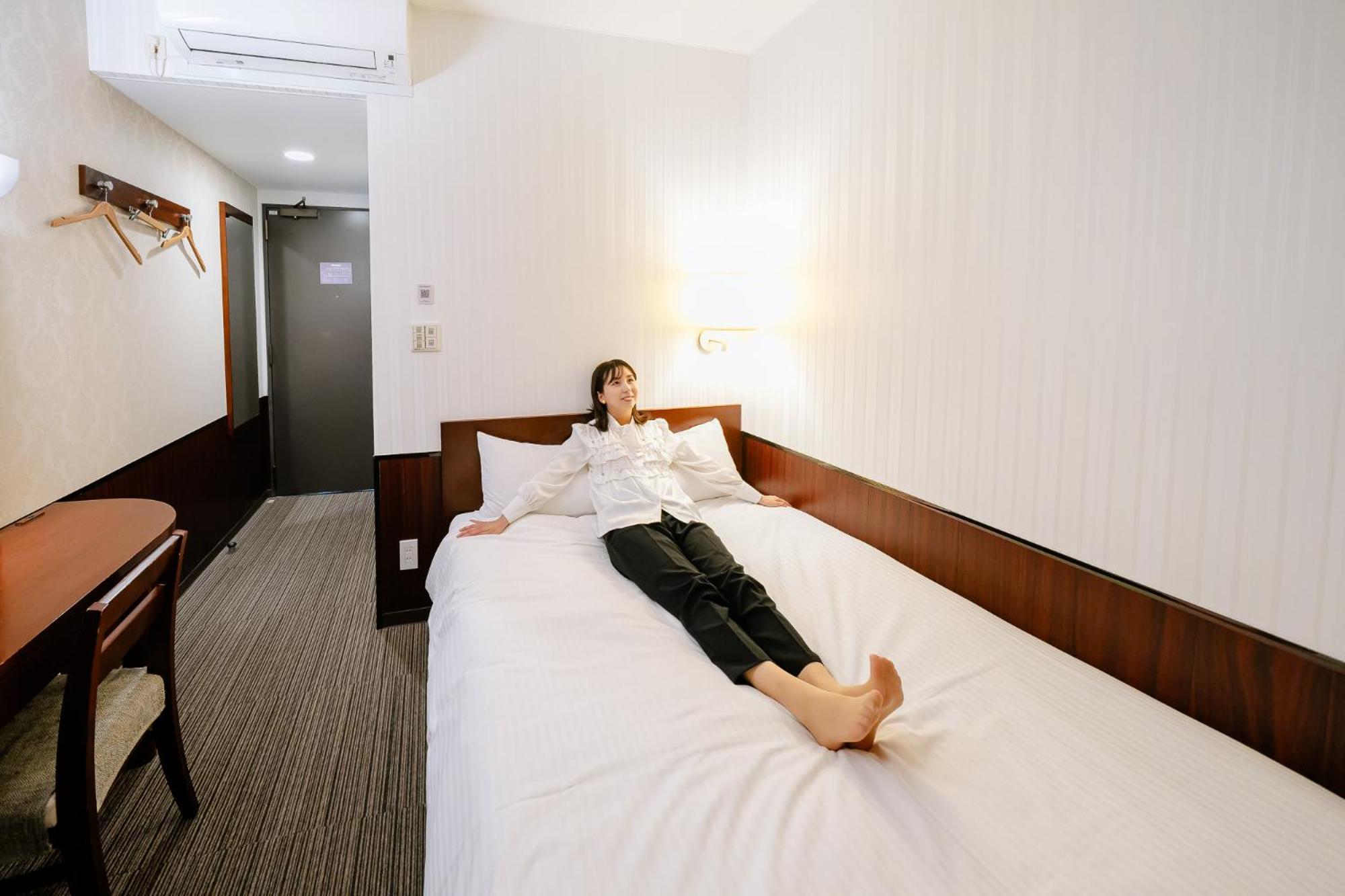 Hotel Hillarys Ōsaka Extérieur photo