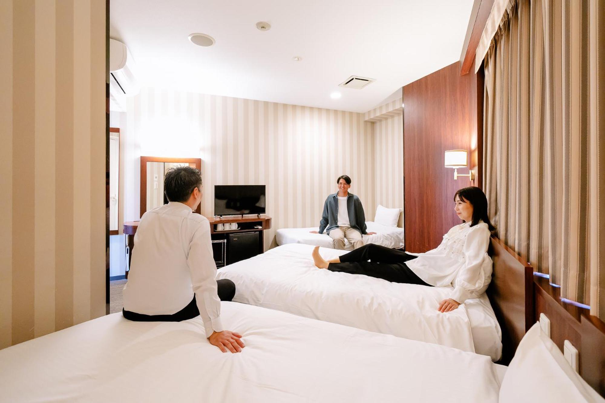 Hotel Hillarys Ōsaka Extérieur photo
