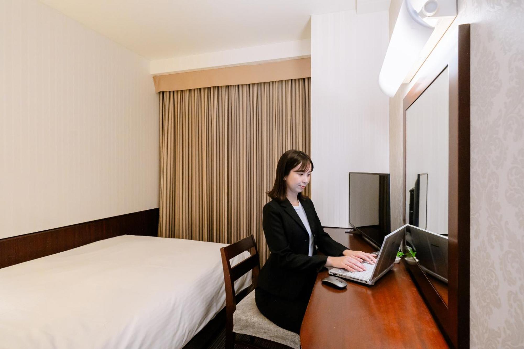 Hotel Hillarys Ōsaka Extérieur photo