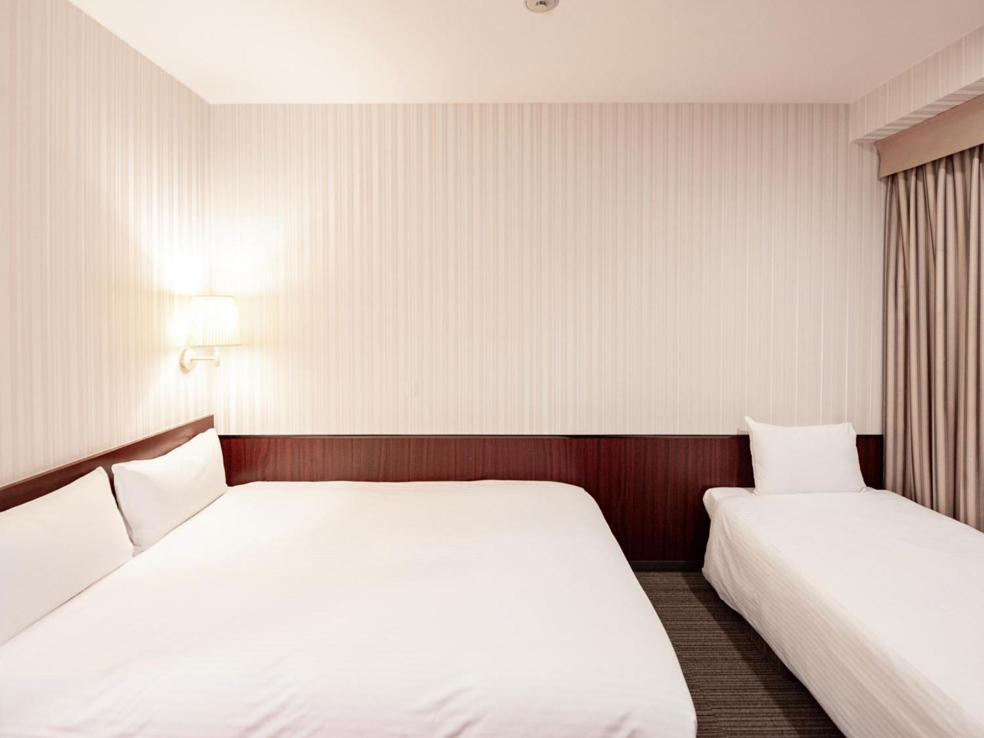 Hotel Hillarys Ōsaka Chambre photo