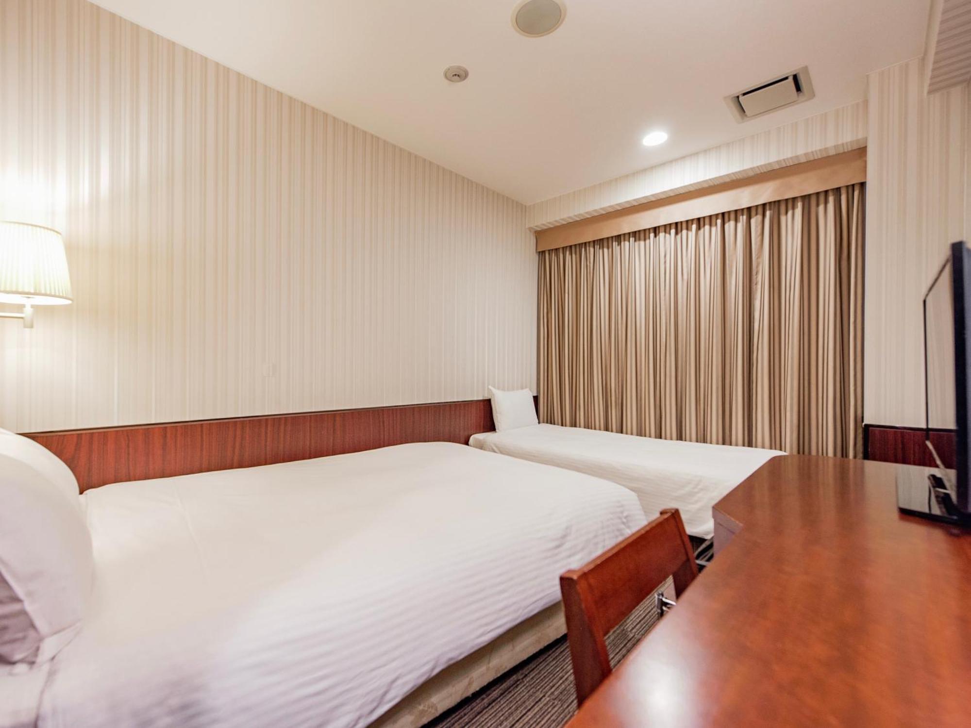 Hotel Hillarys Ōsaka Chambre photo